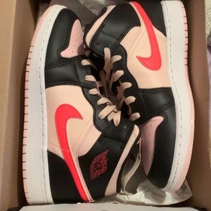 Air jordan 1 mid Gs infared
